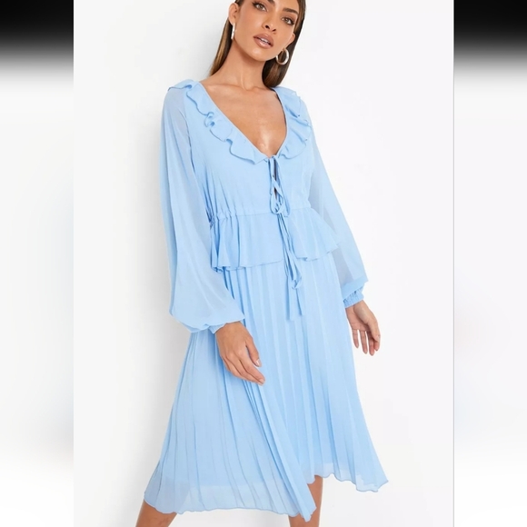 Boohoo Dresses & Skirts - Boohoo Blue Pleated Long Sleeve Ruffle Midi Smock Dress Size Women's 6 NEW